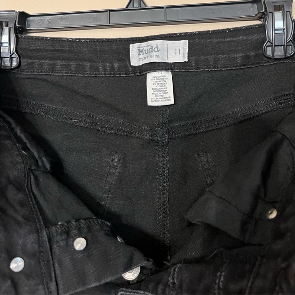 Mudd Black Buttonfly Shorts - Picture 2 of 5